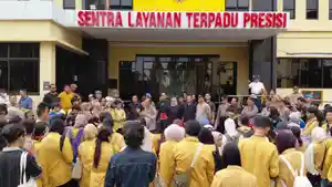 20260512-mahasiswa-unsoed-purwokerto-geruduk-polresta-banyumas.jpg