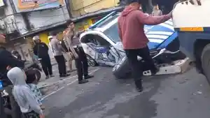 Mobil-sat-lantas-Polrestabes-Medan-kecelakaan-di-Simpang-Jalan-Juanda.jpg