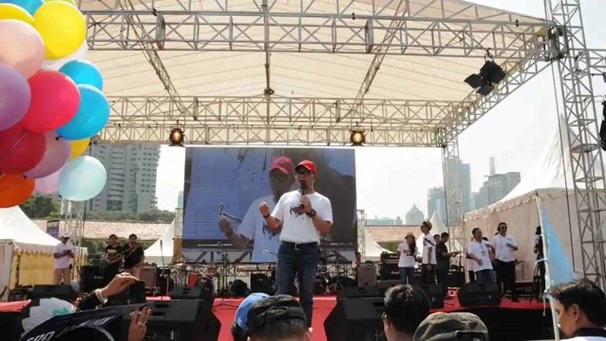 Menaker : Pemerintah Terus Tingkatkan Kesejahteraan, Perlindungan dan Kompetensi Buruh - menaker-hanif-saat-merayakan-hari-buruh-internasional_20170502_134715.jpg