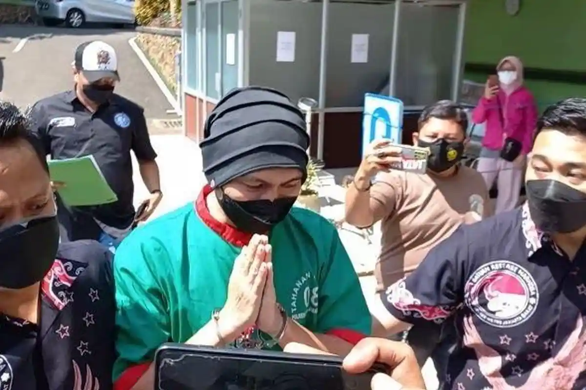 Anji Manji Jalani Sidang Kasus Narkoba Tanpa Didampingi Pengacara