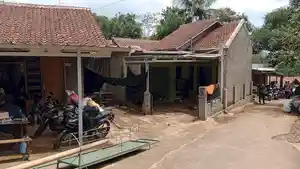Suasana-di-rumah-duka-korban-kecelakaan-maut-di-Rancakalong.jpg