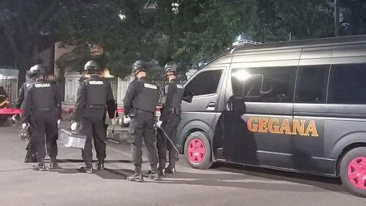 Tim Gegana Datangi Lokasi Ledakan dari Sebuah Mobil di Menteng Jakarta Pusat