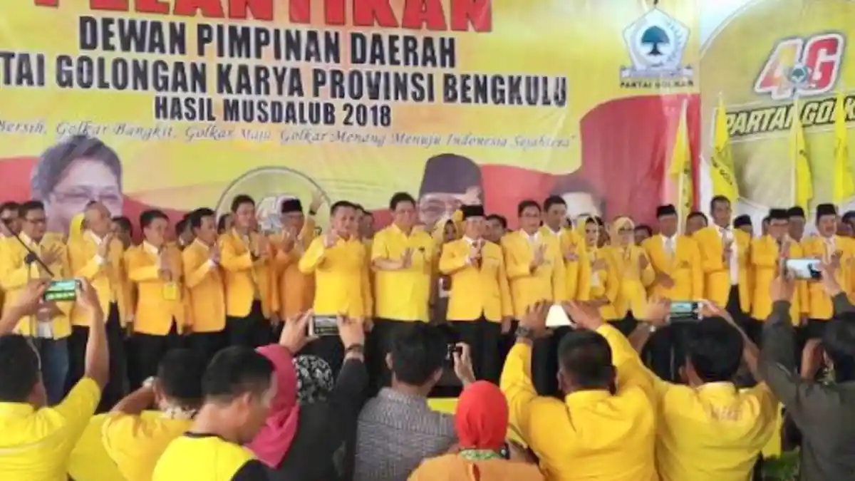 Airlangga Lantik Rohidin Mersyah Jadi Ketua Golkar Bengkulu