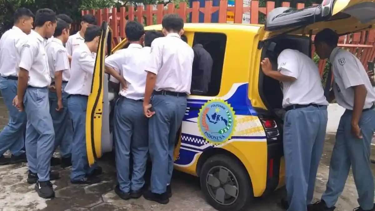 Politeknik Indonusa Surakarta