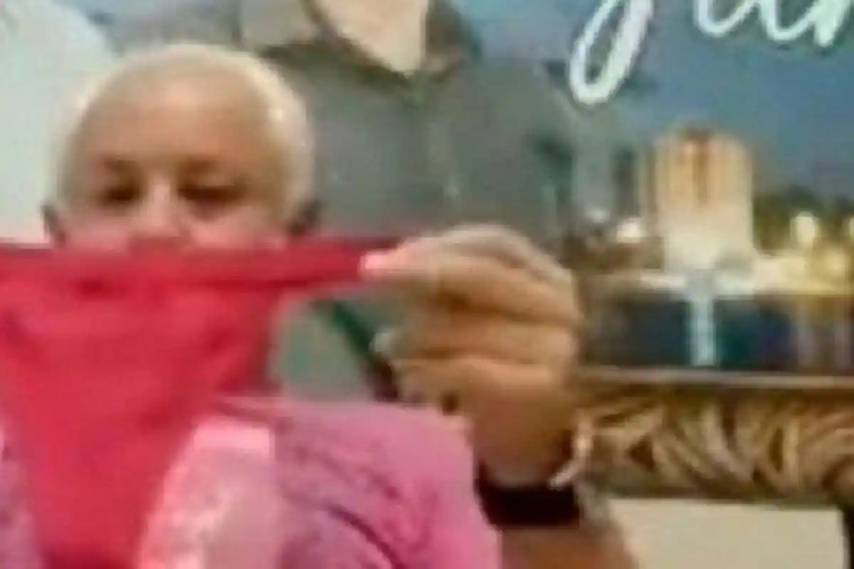 Padahal Rapat Online, Politisi Ini Mengendus Celana Dalam Wanita, Ditegur Kolega, Berdalih 'Lelucon'