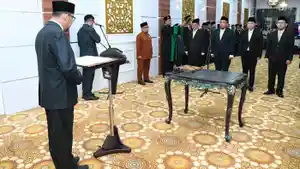 Bupati-Sumenep-Achmad-Fauzi-Wongsojudo-melantik-empat-pejabat-ilustrasi-pelantikan.jpg