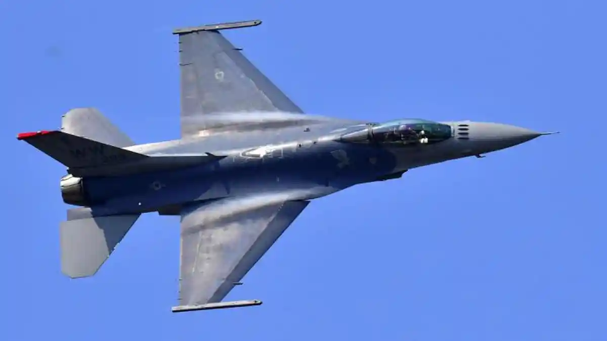 AS Secara Resmi Keluar dari Perjanjian Open Skies