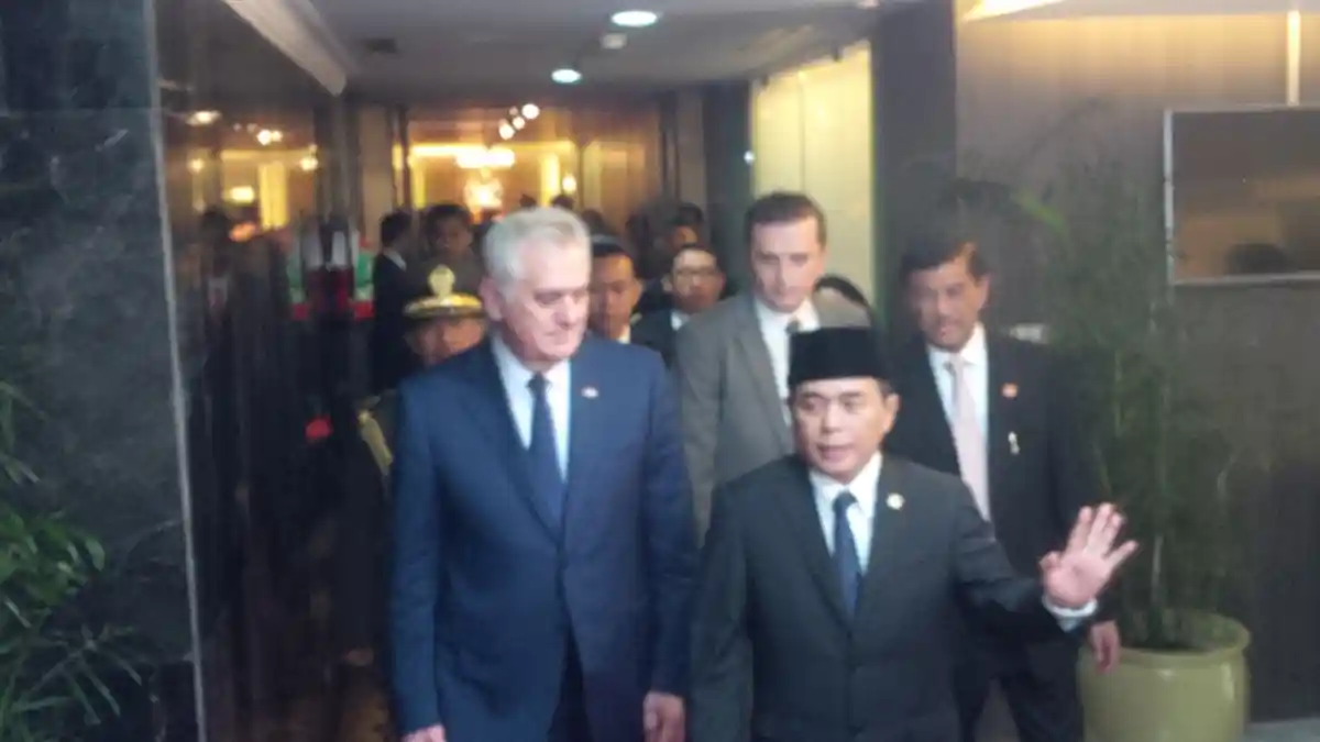 Ketua DPR RI Sambut Kedatangan Presiden Serbia