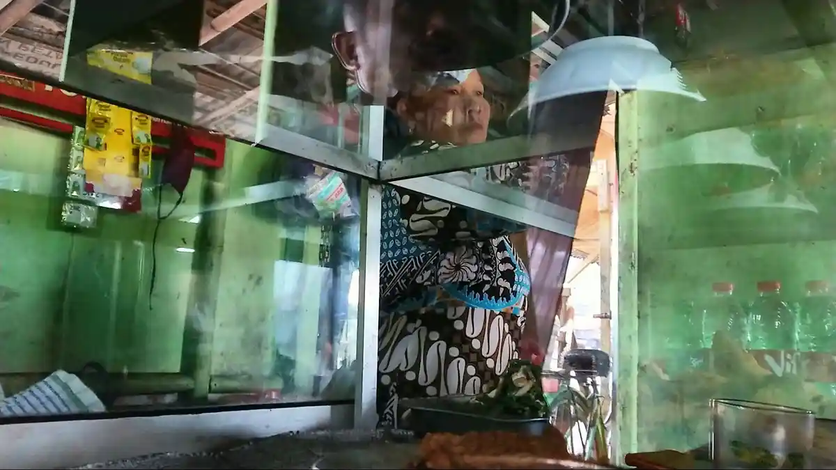 Larangan Mudik Bikin Pedagang Pantura Pemalang Semakin Nelangsa