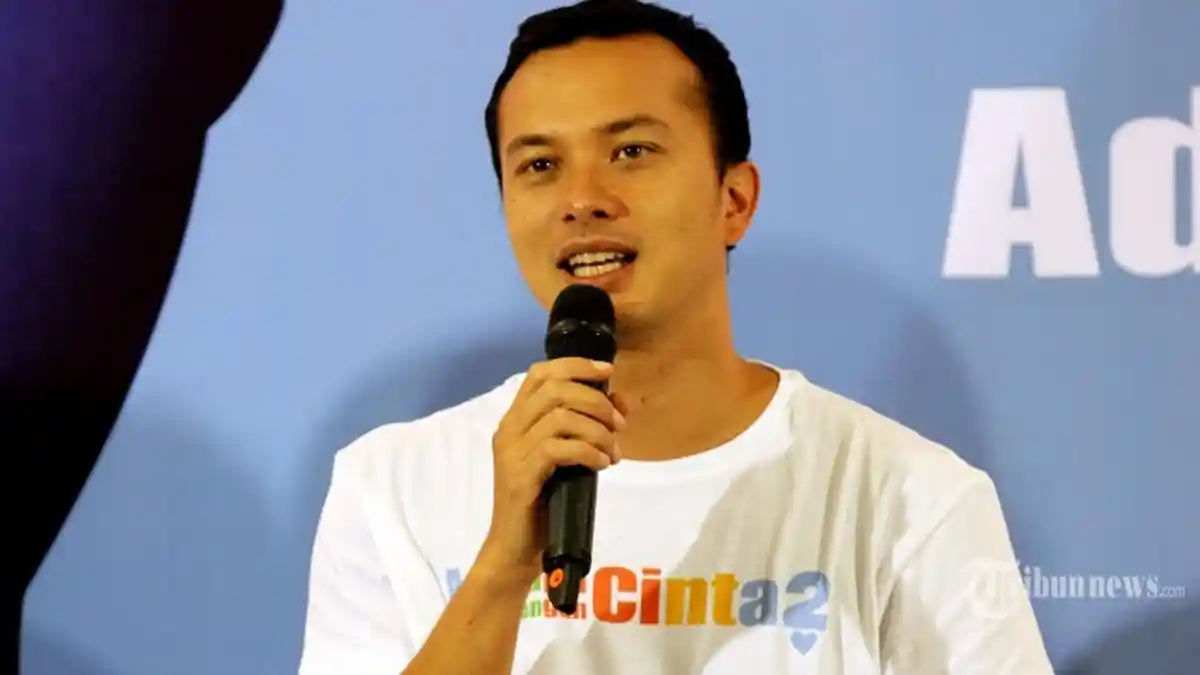 Hari Raya Nyepi, Lihat Gantengnya Nicholas Saputra Pakai Baju Adat Bali!