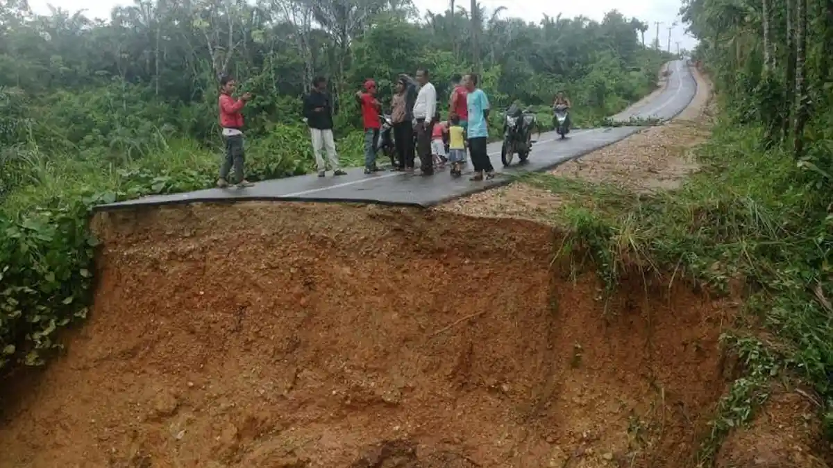 Dinas PUPR: Jalan Putus di Kuansing sudah Dilengkapi Gorong-gorong Baja Armco untuk Alirkan Air