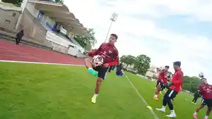 SUASANA-Latihan-Timnas-Indonesia-di-Paris.jpg