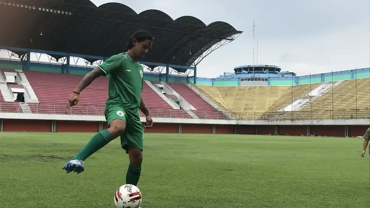 Irfan Bachdim Resmi Diperkenalkan Oleh Manajemen PSS Sleman - irfan-bachdim-pss-sleman-2.jpg
