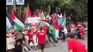 Demo-tim-Balap-sepeda-Israel-Ikut-Lomba-di-Spanyol.jpg