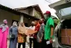SMP IT PAPB Semarang Bagi-Bagi Sembako Terdampak Covid-19