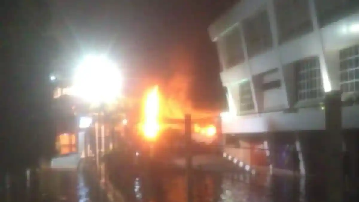 SPBU Shell di Daan Mogot Jakarta Barat Terbakar