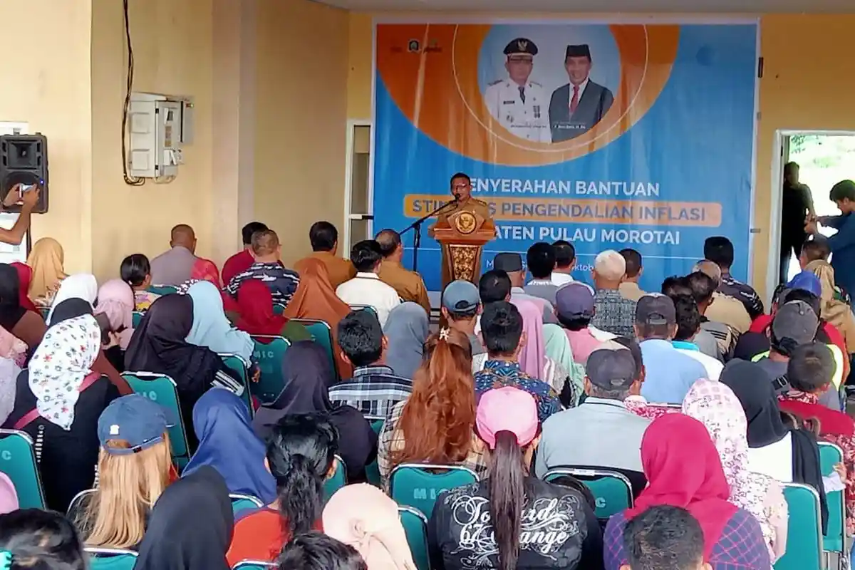 Cegah Dampak Inflasi, Pemda Morotai Salurkan Insentif Kepada Masyarakat