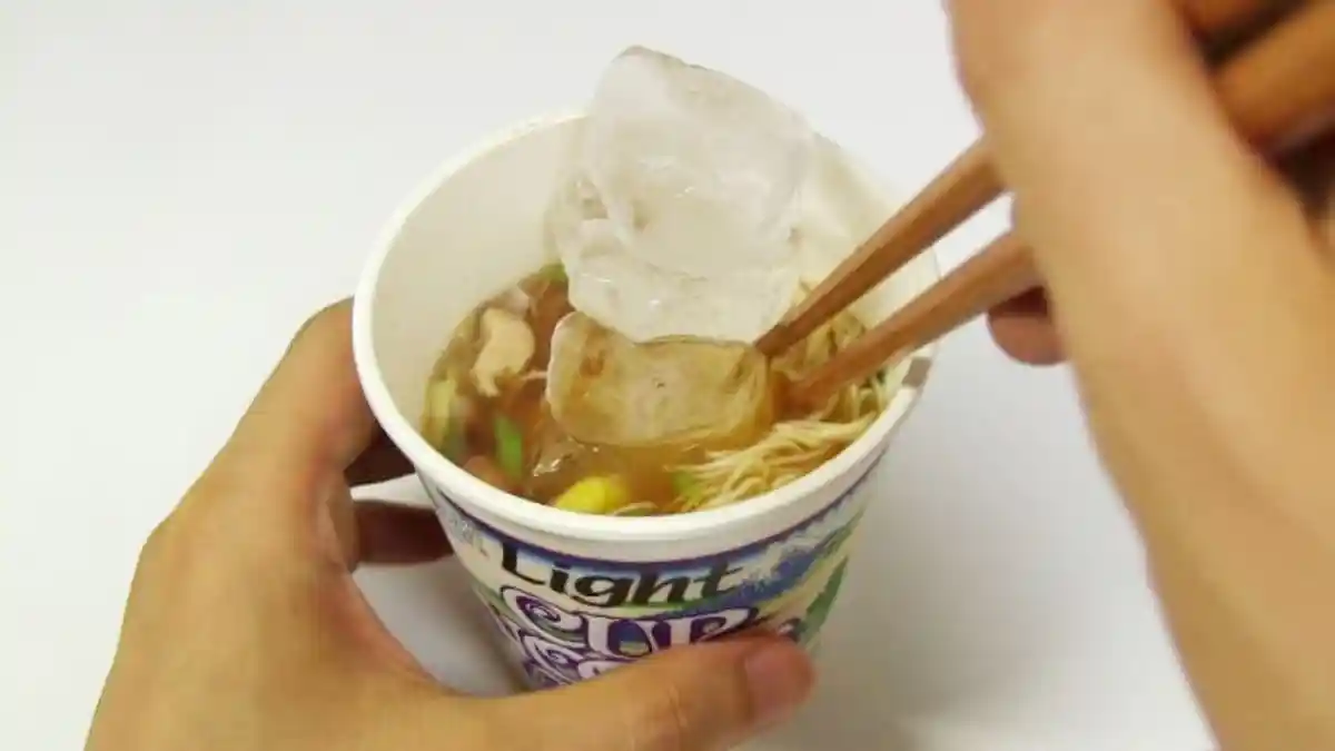 Di Jepang Bukan Hal Aneh Lagi Makan Mi Instan Dicampur Es Batu