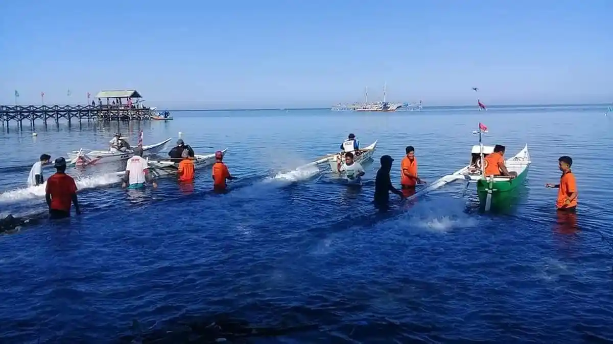 Peringati HUT ke 74 RI, Pemerintah Desa Mattiro Labangeng Gelar Lomba Perahu Katinting