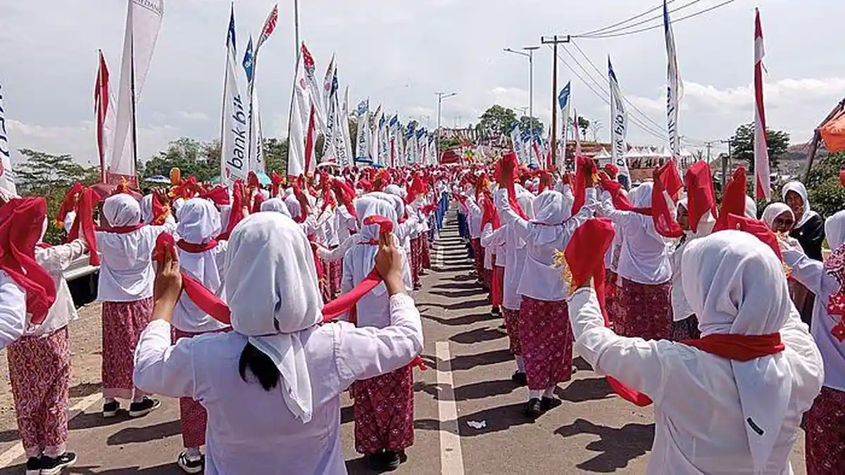 1.000 Penari Umbul Meriahkan Peresmian Jalan Lingkar Utara Jatigede Sumedang