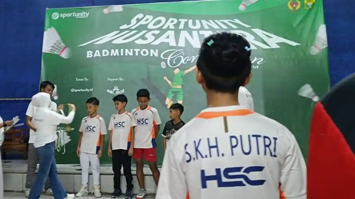 Ratusan Bibit Atlet Cilik Bulutangkis Adu Prestasi di Garut