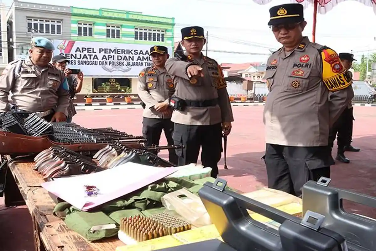 Pemeriksaan Senjata Api, Kapolres Sanggau Ingatkan Pentingnya Profesionalisme dan Tanggungjawab