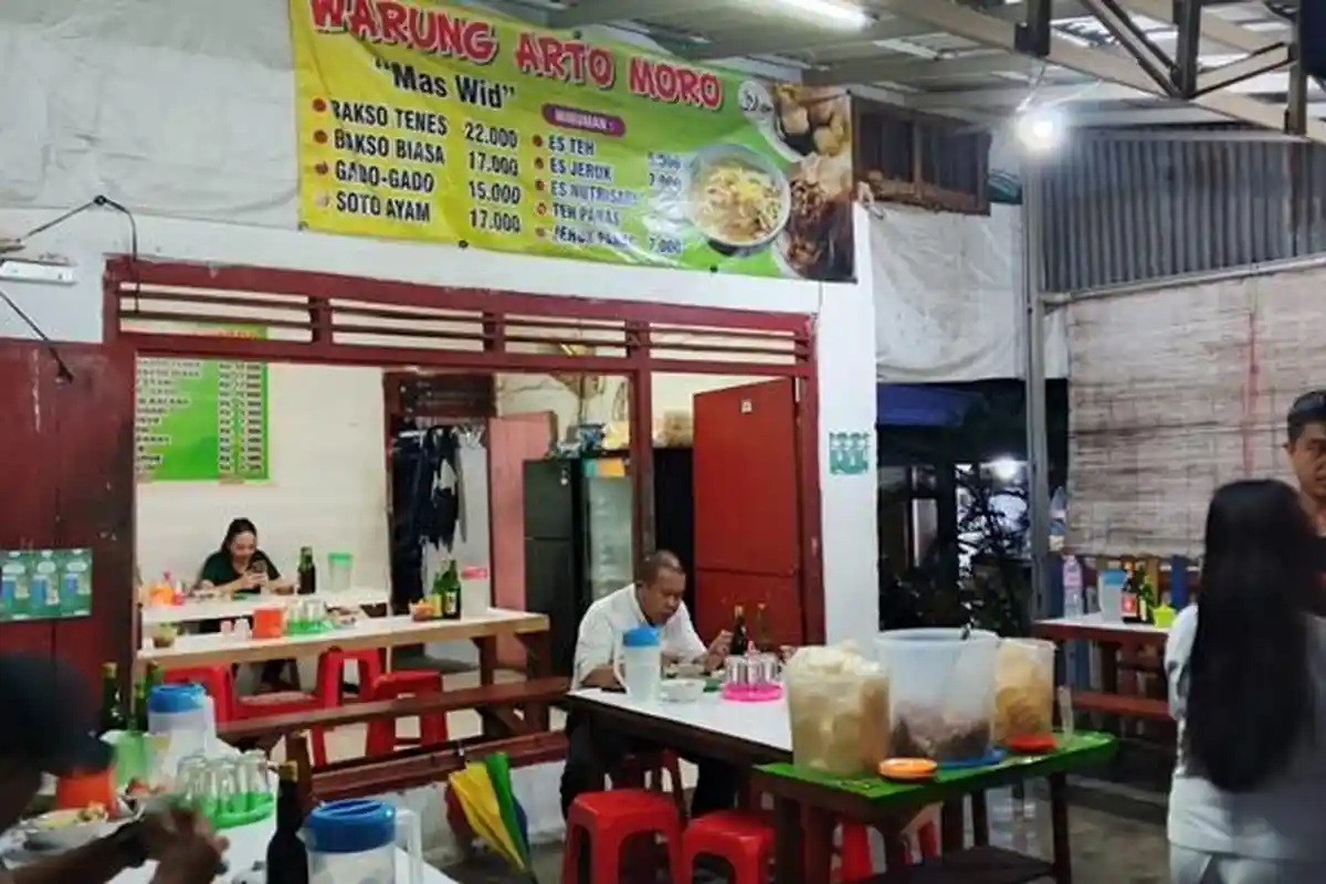 Nikmatnya Bakso di Warung Arto Moro Mas Wid Rike Manado, Ratusan Porsi Ludes Setiap Hari