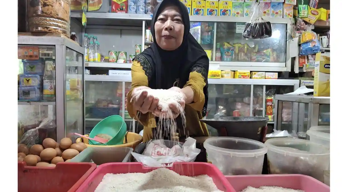 Imbas Berita Beras Oplosan: Beras Premium di Pasar Tradisional Semarang Mulai Langka