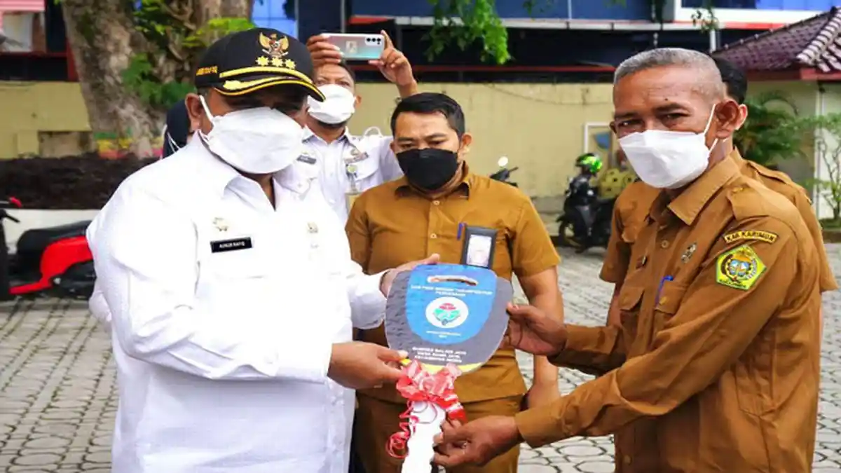 2 Desa di Karimun Dapat Bantuan Bus Dari Kementerian, Bakal Angkut Pelajar
