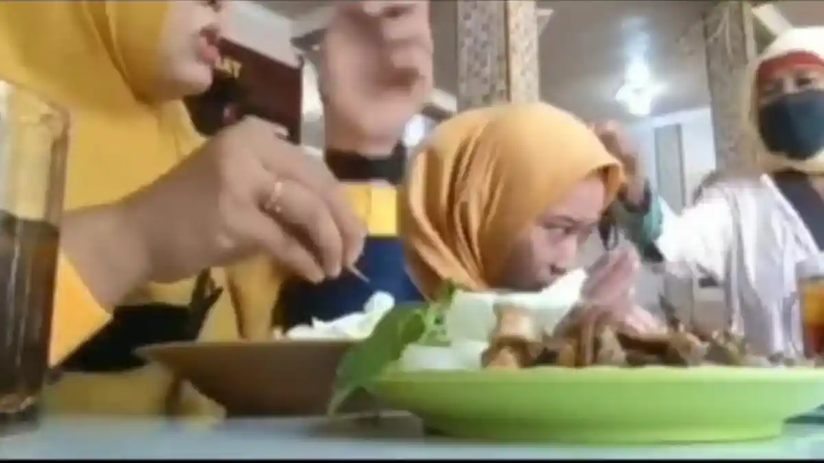 Viral Pengemis Menoyor Kepala Wanita yang Sedang Makan, Ini Tanggapan Kasatpol PP Kota Probolinggo