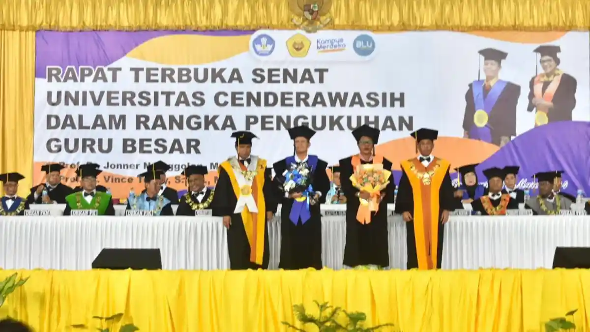 Dua Profesor Dikukuhkan, Kini Uncen Miliki 38 Guru Besar