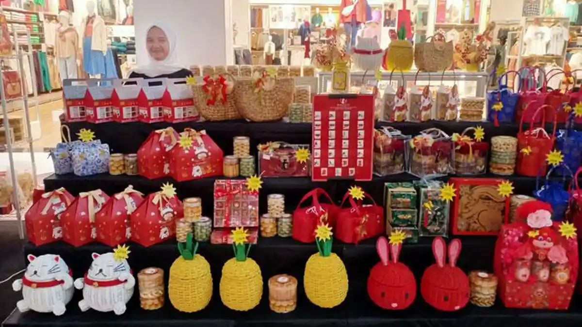 Berburu Hampers dan Parsel Imlek di Grand Batam Mall, Isi Aneka Kue Kering dan Basah