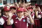 Bandung Perangi Mafia Kursi Sekolah, Farhan Ancam Pidanakan Pelaku Jual Beli Kursi SPMB