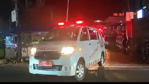 Ambulans-Karawang-Jemput-Korban.jpg