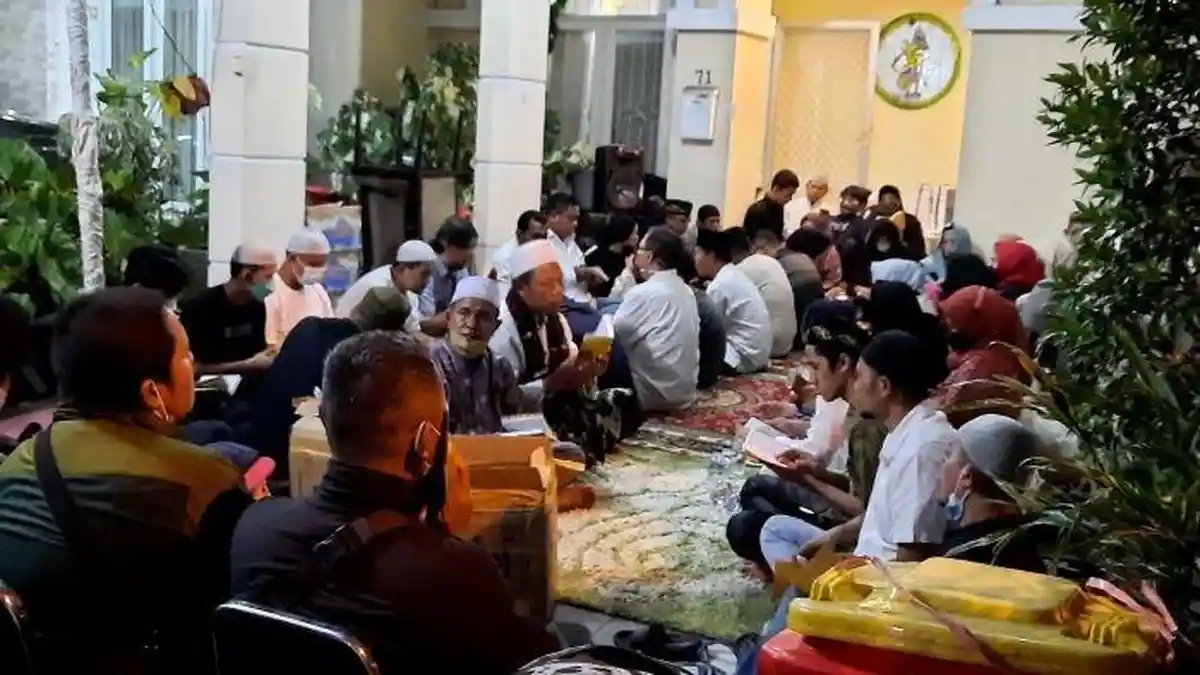 Faisal Gelar Tahlilan 40 Hari Meninggal Vanessa Angel dan Bibi, Ummi Pipik Beri Tausiyah