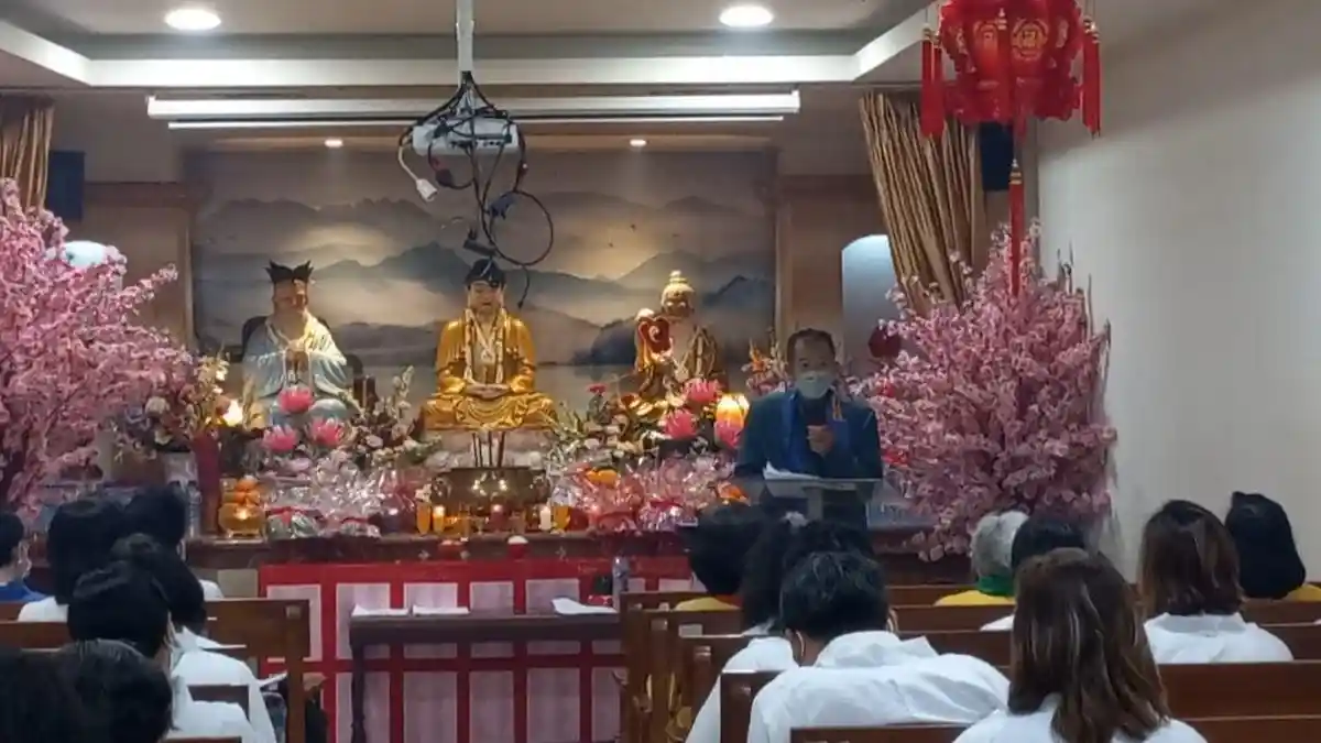 Ibadah Waisak di Vihara Hok Tek Tjeng Sin Hanya Dihadiri 50 Orang, Tapi Tetap Khidmat