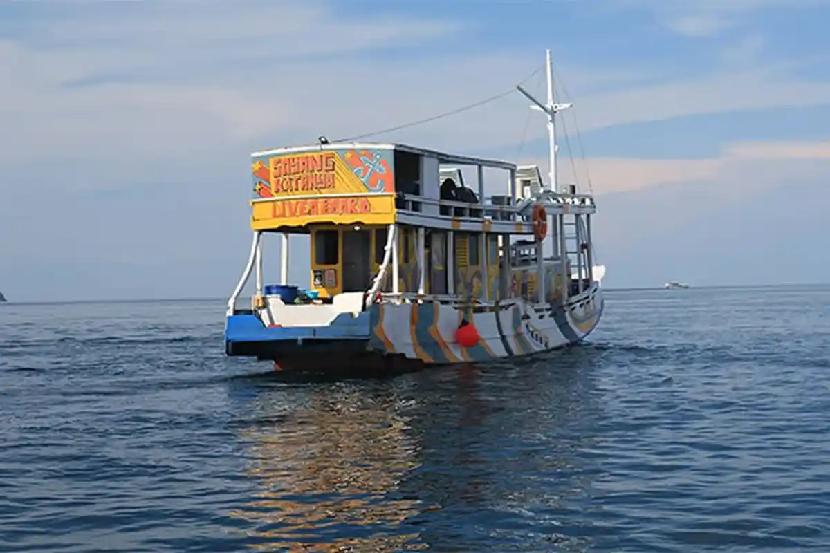 Wisata NTT, Biaya Sewa Kapal untuk Layanan Privat Tour dan Open Trip Di Labuan Bajo