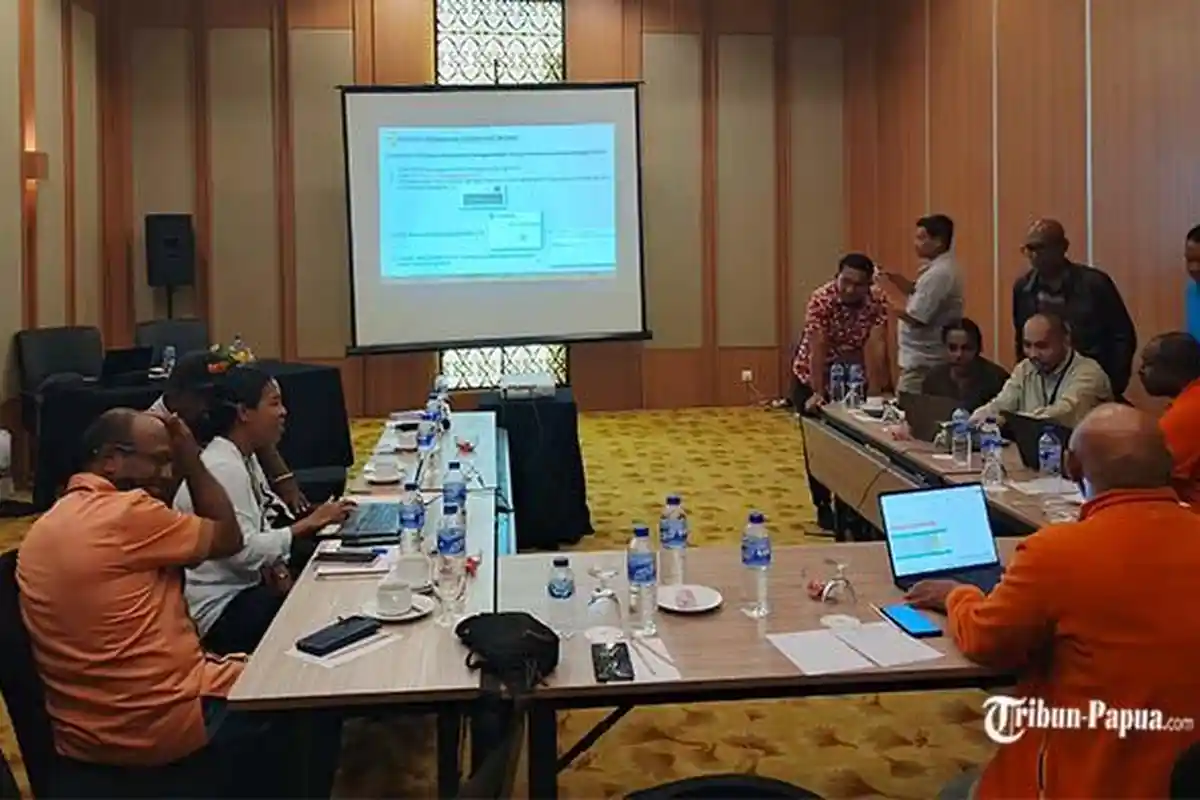 Divisi Monev YPMAK Gelar Pelatihan Pelaporan Menggunakan Program Dashboard
