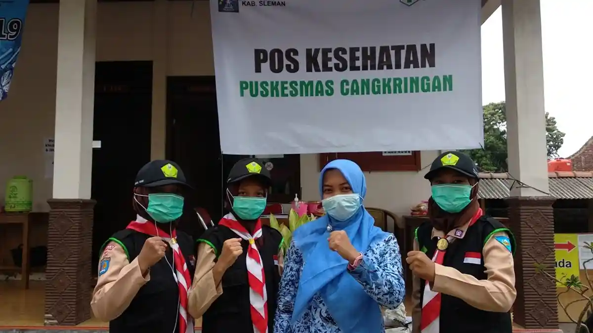 Pengungsi Lansia di Balai Desa Glagaharjo Sleman Mengeluh Sakit, Petugas Keliling Setiap Hari