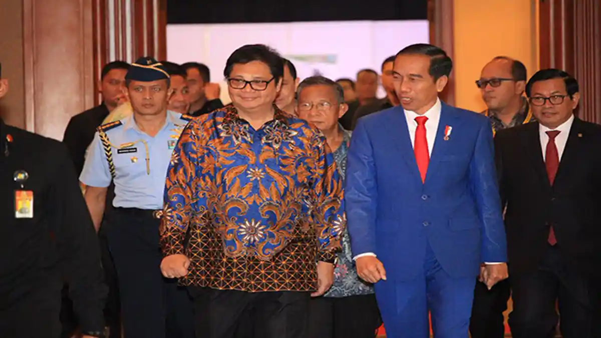 Tanggapi Hubungan PDIP-Presiden, Pengamat Sebut Jokowi Lebih Suka Bekerja Dengan Kader Golkar