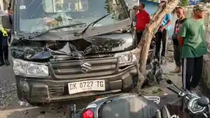Caption-Kejadian-kecelakaan-maut-di-kawasan-Pasar-Galiran-Klungkung-Sabtu-pagi-23112024-ist.jpg