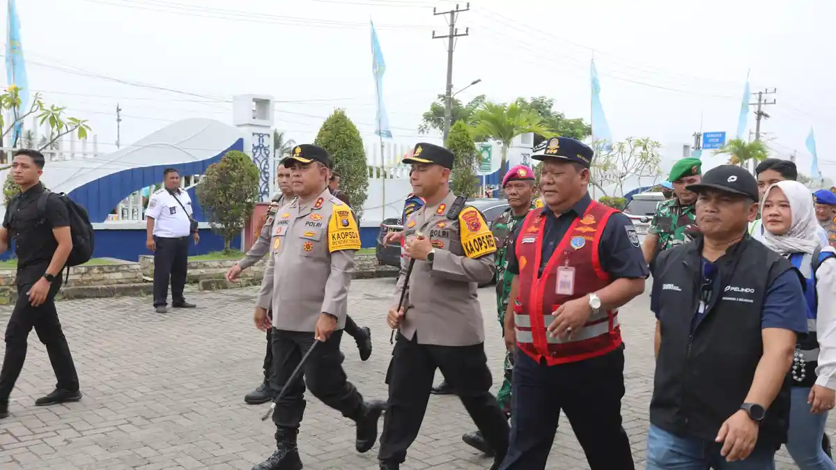 Tinjau Pelabuhan Belawan, Kapolda Sumut Pastikan Pemudik Aman Meski Meningkat 300 Persen