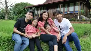 pesta-ulang-tahun-thalia-dan-thania-putri-onsu-kali-ini-bertema-kartun.jpg