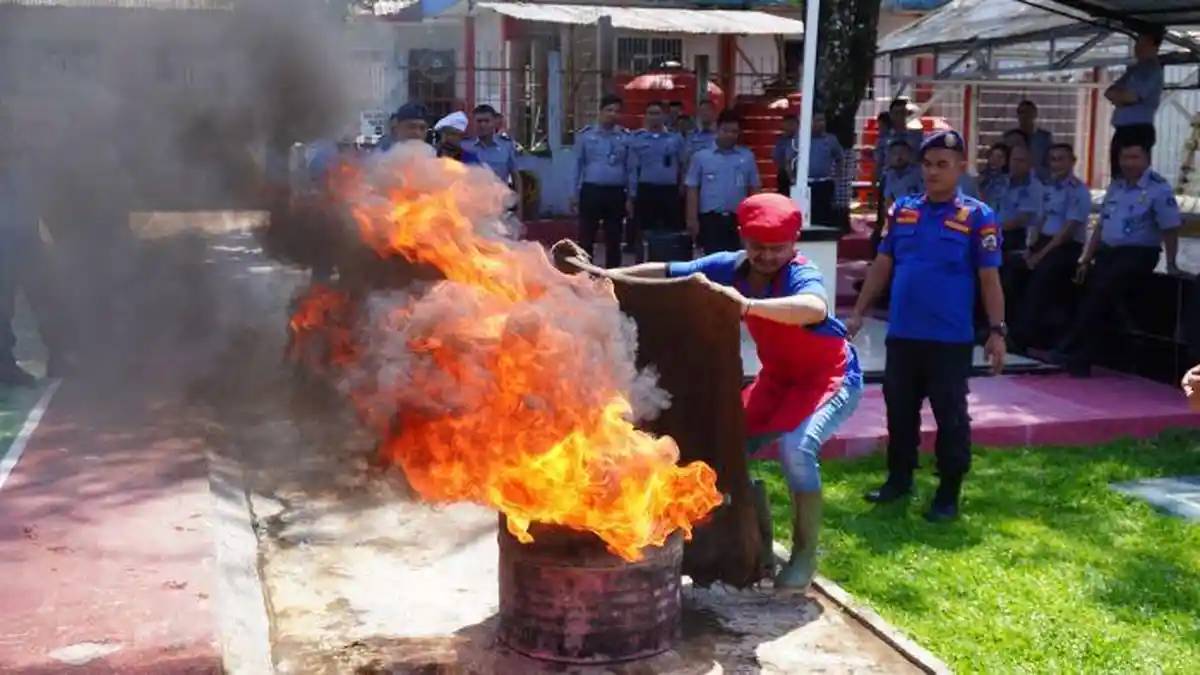Lapas Kelas IIA Sibolga Menggelar Sosialisasi dan Simulasi Penyelamatan Kebakaran