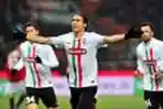 Selebrasi Bek Juventus Martin Caceres