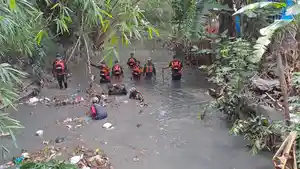 Pencarian-bocah-hanyut-di-Sungai-Poting-Brebes.jpg