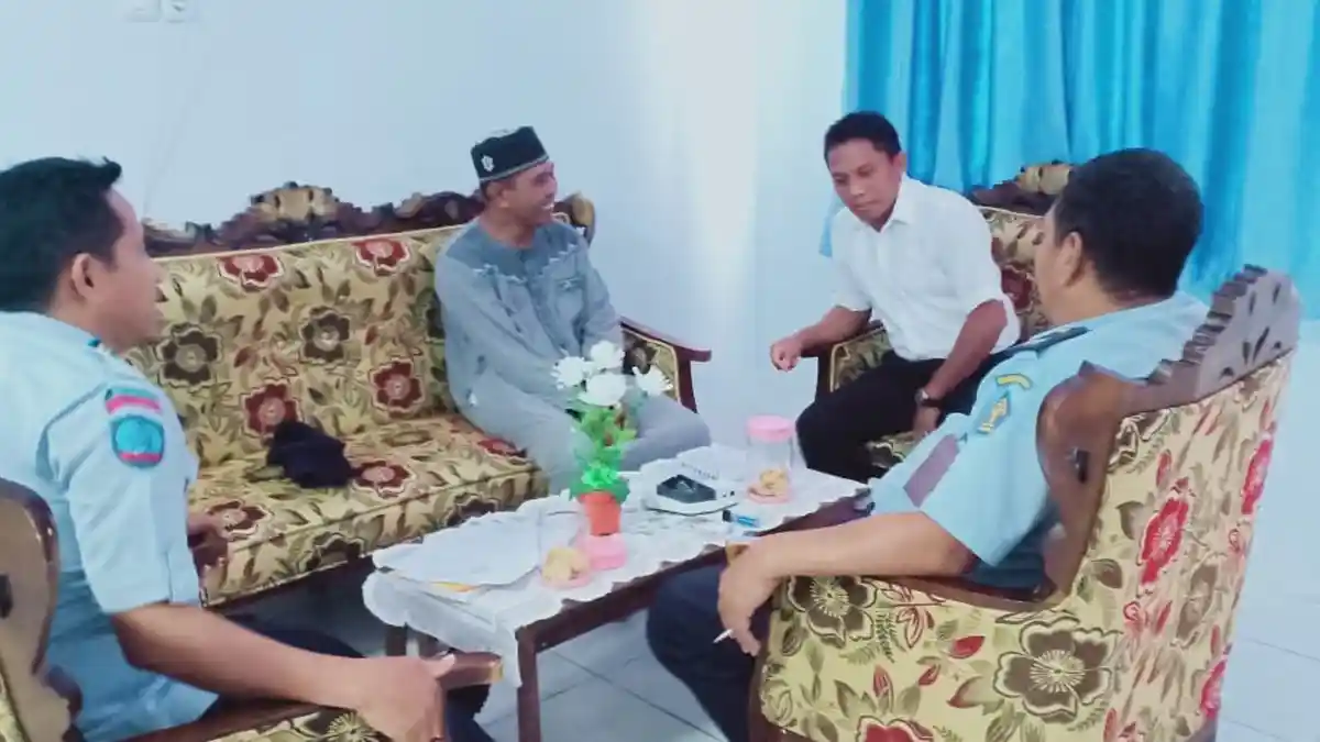 Datangi Rutan, Guru SMPN 1 Sinjai Minta Maaf ke Orang Tua Siswanya
