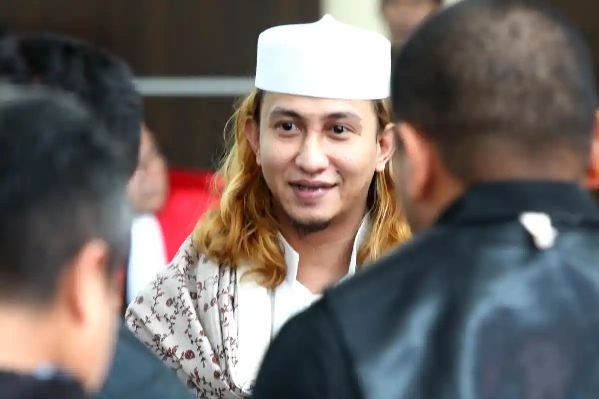 Tanggapi Video Habib Bahar Bin Smith Santai di Jacuzzi Sambil Ngopi, Kuasa Hukum: Salahnya di Mana?