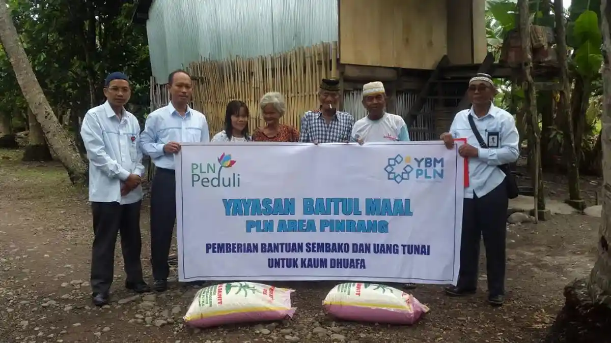 Lewat Yayasan Baitul Maal, PLN Pinrang Bantu Kaum Dhuafa