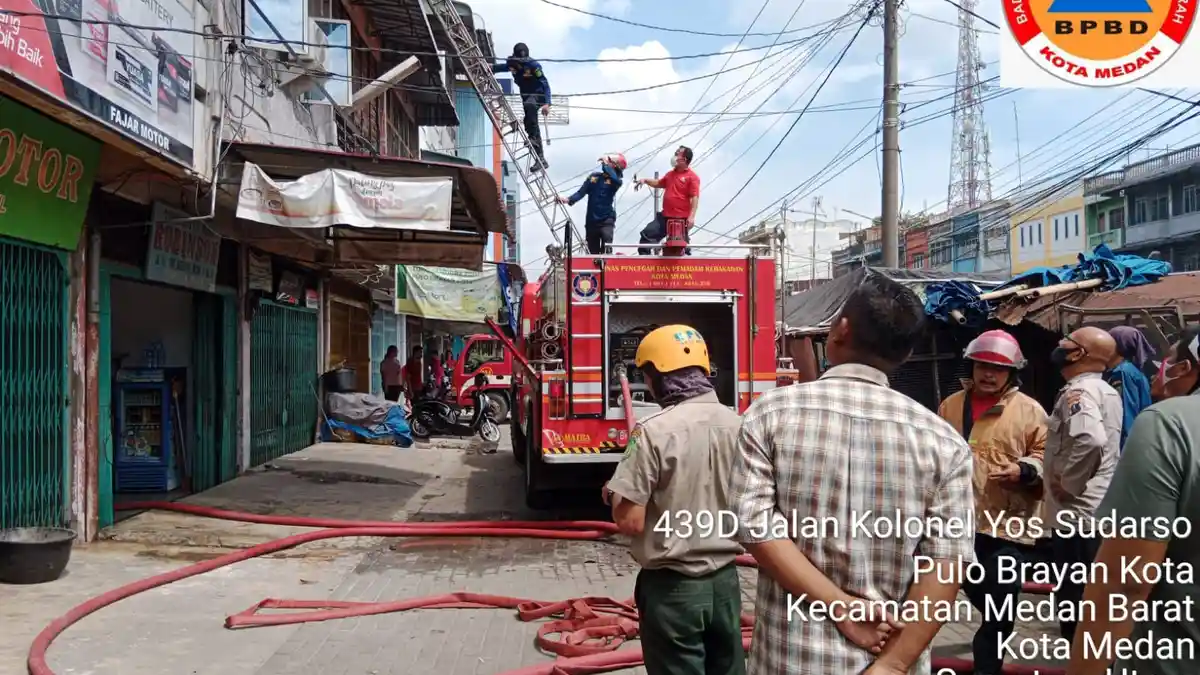 KEBAKARAN Ruko Pusat Pasar Brayan, 3 Korban Luka-luka, Api Hanguskan Bangunan Milik Ahok